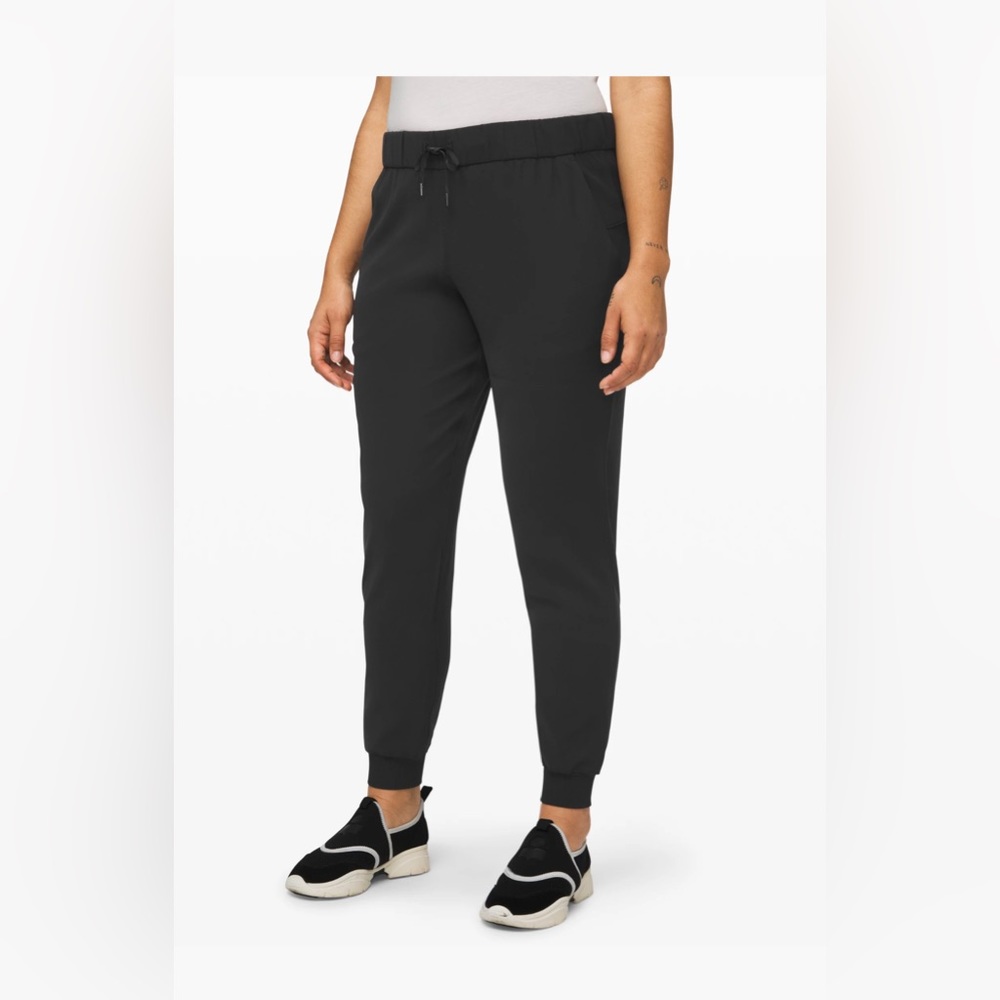 Lululemon 
On the Fly Jogger 28", Black, Size 8
